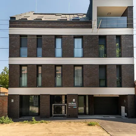 Hajnal Deluxe By Mital Apartmán